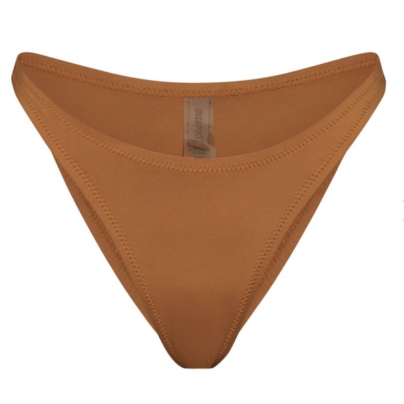 ‼️SALE‼️Skims Mid Coverage Almond Bikini Bottoms NWT - Picture 1 of 3